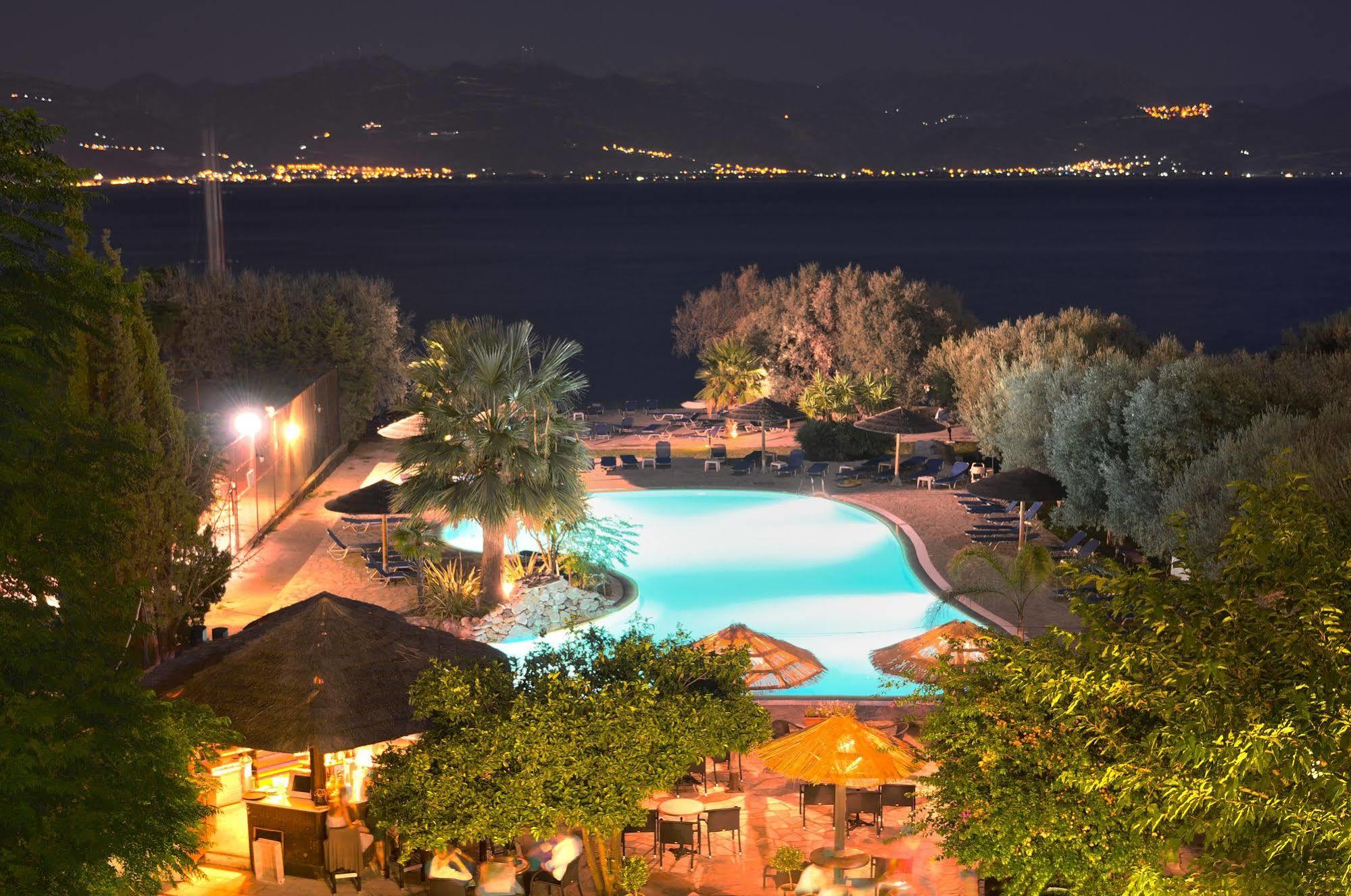 Florida Blue Bay Resort & Spa Psathopyrgos Exterior photo